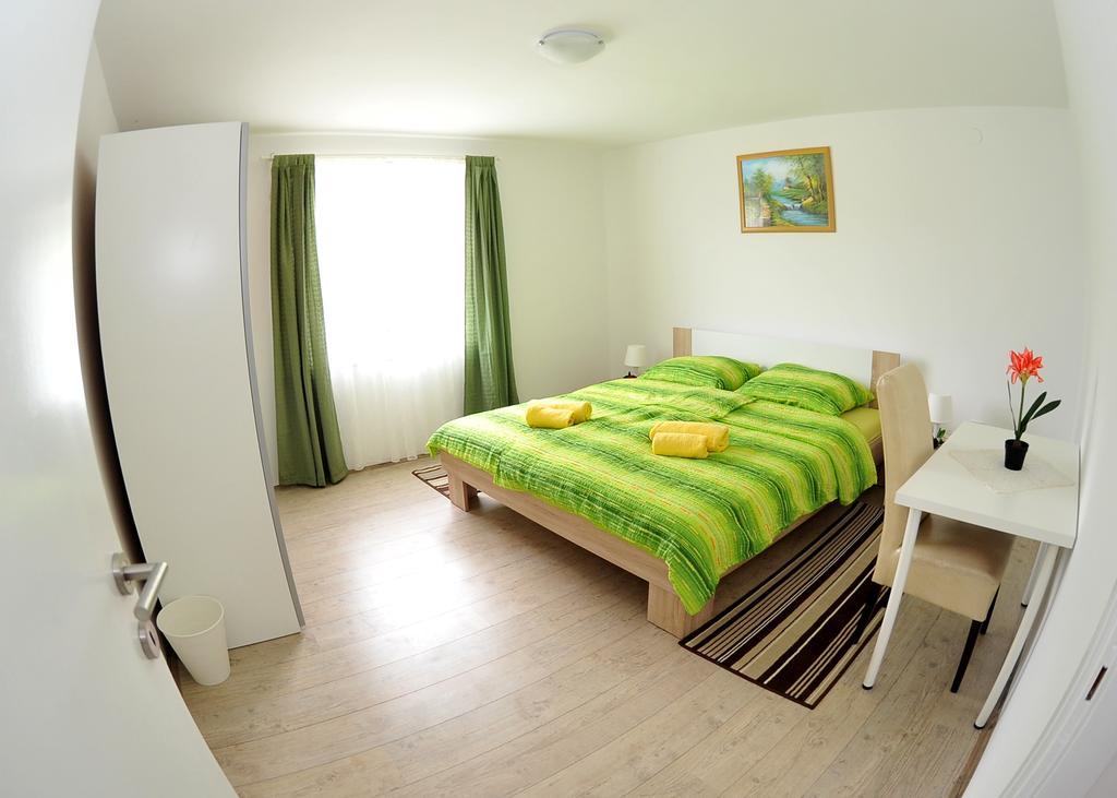 Apartments Zugec Seliste Dreznicko Δωμάτιο φωτογραφία